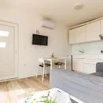 Two-bedroom In Semesterbostad Podgora (Split-Dalmatia)