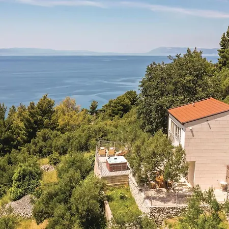 Two-bedroom In Podgora (Split-Dalmatia)