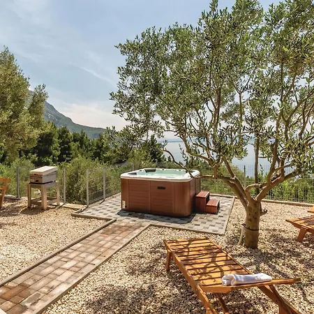 Two-bedroom In Holiday home Podgora (Split-Dalmatia)